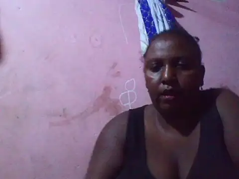 Snapshot of big_clits chatting on June 18, 6:23 am big clits online show from June 18, 6:23 am