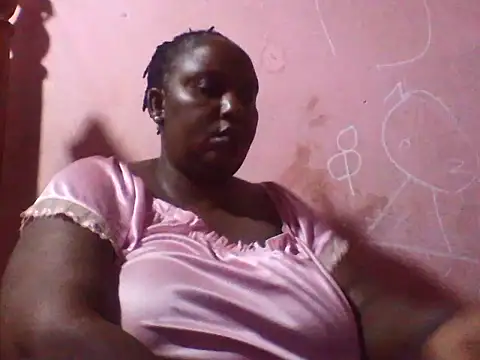 Snapshot of big_clits chatting on June 12, 6:00 am big clits online show from June 12, 6:00 am