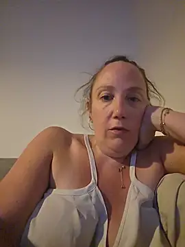 Snapshot of Wisie_Cutie chatting on May 24, 11:04 pm Wisie Cutie online show from May 24, 11:04 pm