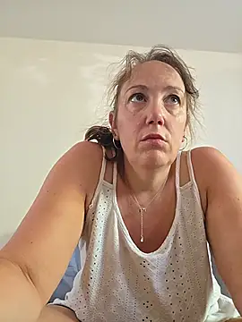 Snapshot of Wisie_Cutie chatting on June 27, 8:53 am Wisie Cutie online show from June 27, 8:53 am