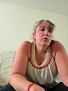 Wisie Cutie online show from April 15, 3:27 pm