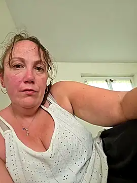 Wisie Cutie online show from April 16, 3:35 pm