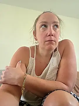 Wisie Cutie online show from April 7, 9:11 am