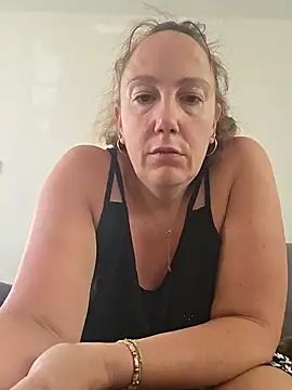 Snapshot of Wisie_Cutie chatting on June 15, 9:09 am Wisie Cutie online show from June 15, 9:09 am