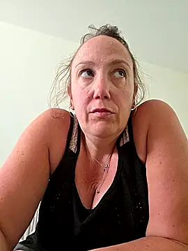 Snapshot of Wisie_Cutie chatting on April 28, 4:11 pm Wisie Cutie online show from April 28, 4:11 pm