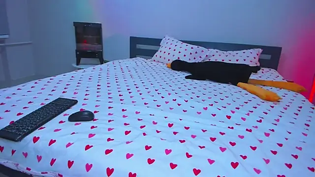 TishaLove online show from November 12, 4:33 pm