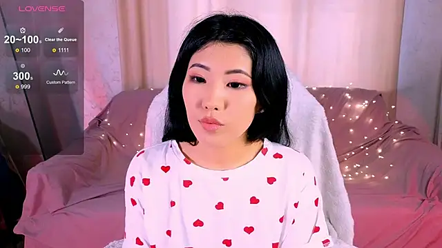 Wendy  Hills online show from December 19, 10:06 am