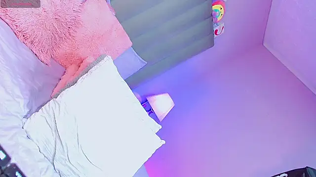 AiishaRose online show from April 16, 3:13 pm