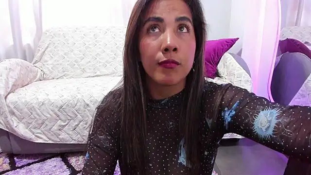 KAROLIVONNE online show from February 11, 9:03 pm