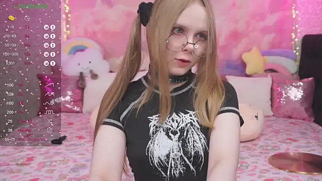 minx g1rl online show from March 17, 6:40 am