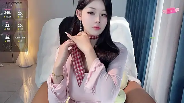 Mandy-- online show from November 28, 3:28 am