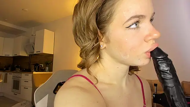 lit asella online show from January 7, 9:14 am