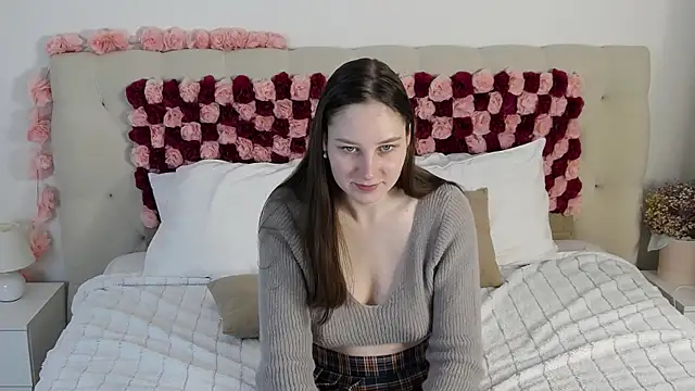 MollyBrams online show from April 11, 12:42 pm