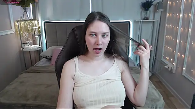 Snapshot of MollyBrams chatting on March 3, 11:11 am MollyBrams online show from March 3, 11:11 am