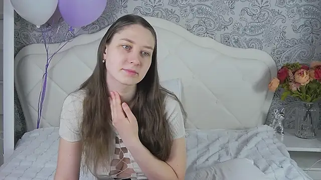 Snapshot of MollyBrams chatting on February 6, 4:08 am MollyBrams online show from February 6, 4:08 am