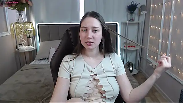 Snapshot of MollyBrams chatting on March 11, 8:19 am MollyBrams online show from March 11, 8:19 am