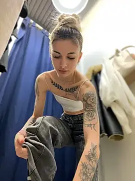 Snapshot of Charming_Ritta chatting on February 14, 6:34 am Charming Ritta online show from February 14, 6:34 am