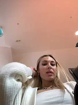 Snapshot of Charming_Ritta chatting on February 7, 7:07 am Charming Ritta online show from February 7, 7:07 am