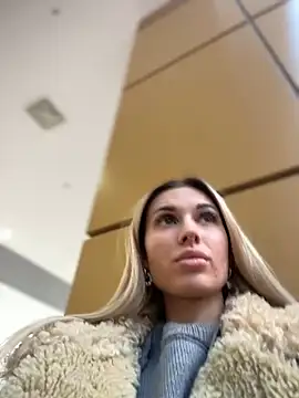 Snapshot of Charming_Ritta chatting on February 25, 4:35 am Charming Ritta online show from February 25, 4:35 am