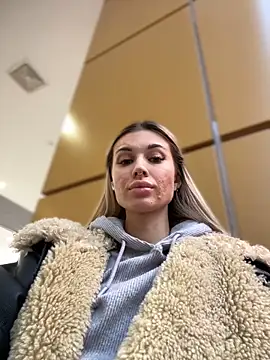 Snapshot of Charming_Ritta chatting on February 22, 6:50 am Charming Ritta online show from February 22, 6:50 am