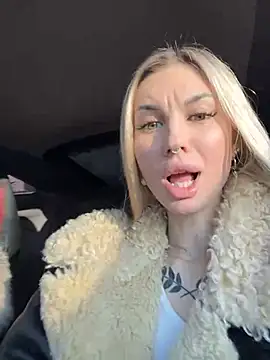 Snapshot of Charming_Ritta chatting on January 9, 5:55 am Charming Ritta online show from January 9, 5:55 am