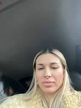 Snapshot of Charming_Ritta chatting on January 19, 7:15 am Charming Ritta online show from January 19, 7:15 am