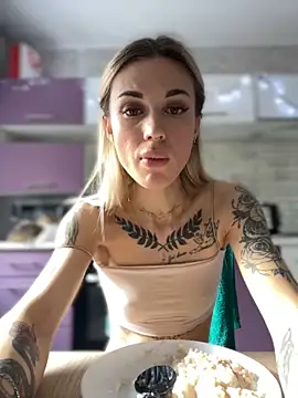 Snapshot of Charming_Ritta chatting on March 4, 4:06 am Charming Ritta online show from March 4, 4:06 am