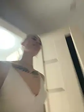 Snapshot of Charming_Ritta chatting on January 15, 5:19 am Charming Ritta online show from January 15, 5:19 am