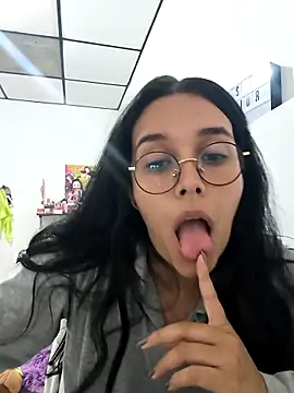 Snapshot of Annya-sweet chatting on October 23, 2:32 am Annya-sweet online show from October 23, 2:32 am