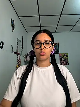 Snapshot of Annya-sweet chatting on February 7, 5:21 pm Annya-sweet online show from February 7, 5:21 pm