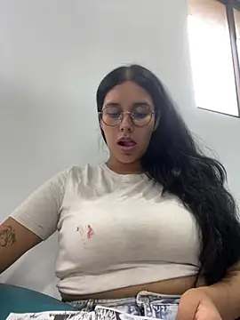 Snapshot of Annya-sweet chatting on March 13, 2:55 pm Annya-sweet online show from March 13, 2:55 pm
