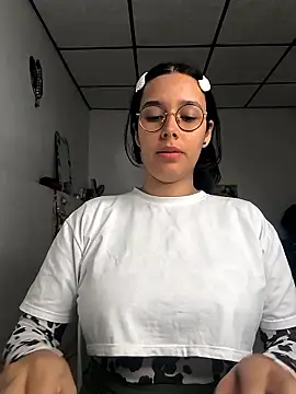 Snapshot of Annya-sweet chatting on January 17, 2:53 pm Annya-sweet online show from January 17, 2:53 pm