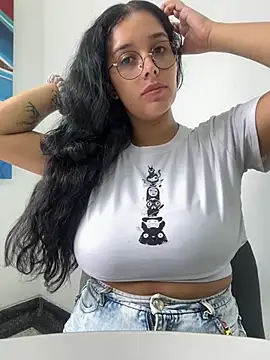 Snapshot of Annya-sweet chatting on March 1, 2:55 pm Annya-sweet online show from March 1, 2:55 pm