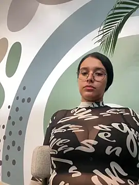 Snapshot of Annya-sweet chatting on March 20, 2:53 pm Annya-sweet online show from March 20, 2:53 pm