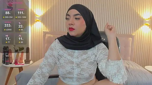 Snapshot of Sooffii_1 chatting on March 5, 5:18 am Sooffii 1 online show from March 5, 5:18 am