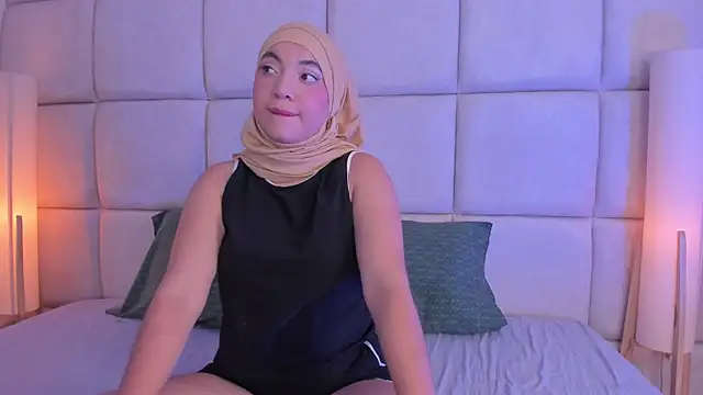 Snapshot of Sooffii_1 chatting on November 15, 2:15 am Sooffii 1 online show from November 15, 2:15 am