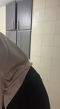 Snapshot of Sooffii_1 chatting on February 27, 6:02 am Sooffii 1 online show from February 27, 6:02 am