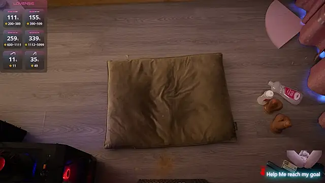 Snapshot of Redhead_Shark_new chatting on October 31, 1:19 pm Redhead Shark new online show from October 31, 1:19 pm