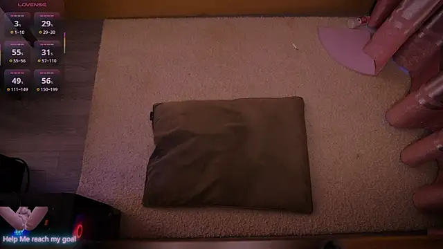 Redhead Shark new online show from December 19, 1:02 pm