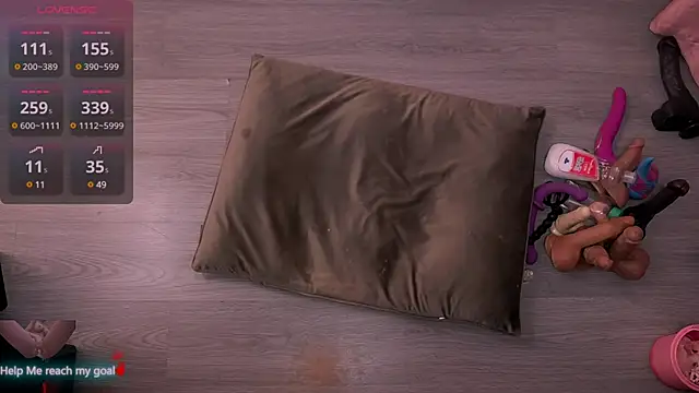 Snapshot of Redhead_Shark_new chatting on March 20, 10:18 pm Redhead Shark new online show from March 20, 10:18 pm