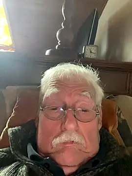 Snapshot of Steffibi1954 chatting on November 2, 10:20 am Steffibi1954 online show from November 2, 10:20 am