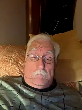 Snapshot of Steffibi1954 chatting on November 11, 11:31 pm Steffibi1954 online show from November 11, 11:31 pm