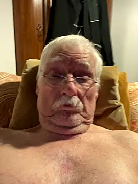 Snapshot of Steffibi1954 chatting on November 13, 8:57 pm Steffibi1954 online show from November 13, 8:57 pm