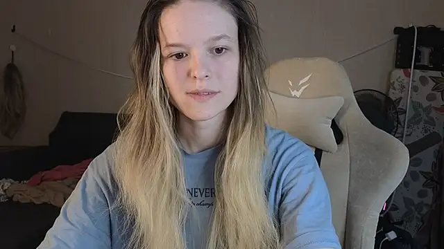 Snapshot of Nate__ chatting on December 3, 4:13 am Nate online show from December 3, 4:13 am