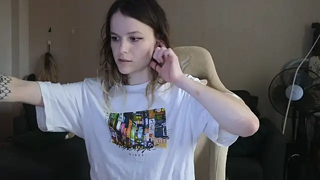 Snapshot of Nate__ chatting on November 9, 8:18 am Nate online show from November 9, 8:18 am