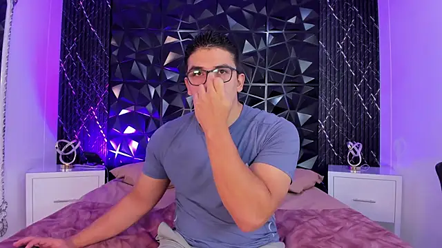 Snapshot of JeffDaltton chatting on December 15, 8:25 pm JeffDaltton online show from December 15, 8:25 pm