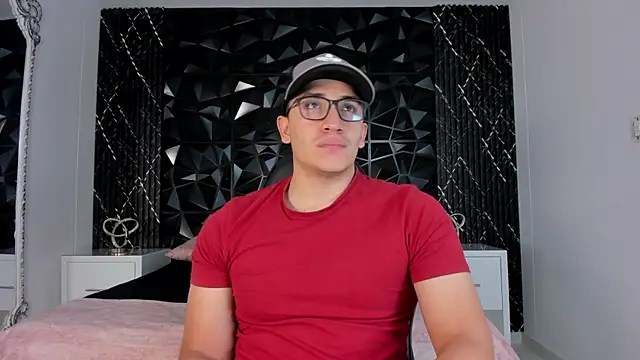 Snapshot of JeffDaltton chatting on December 22, 7:47 pm JeffDaltton online show from December 22, 7:47 pm