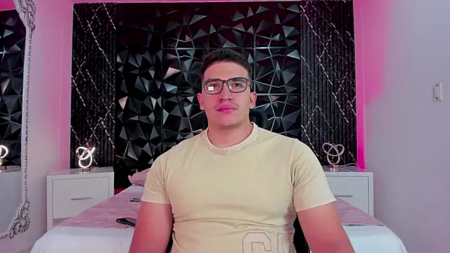 Snapshot of JeffDaltton chatting on December 17, 8:14 pm JeffDaltton online show from December 17, 8:14 pm