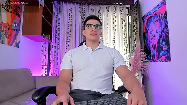 Snapshot of JeffDaltton chatting on January 13, 8:02 pm JeffDaltton online show from January 13, 8:02 pm