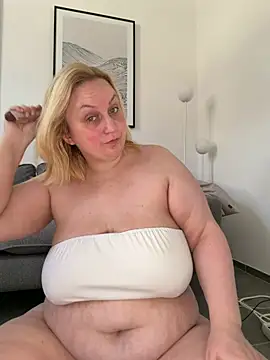 BBW Nora online show from April 30, 8:10 am